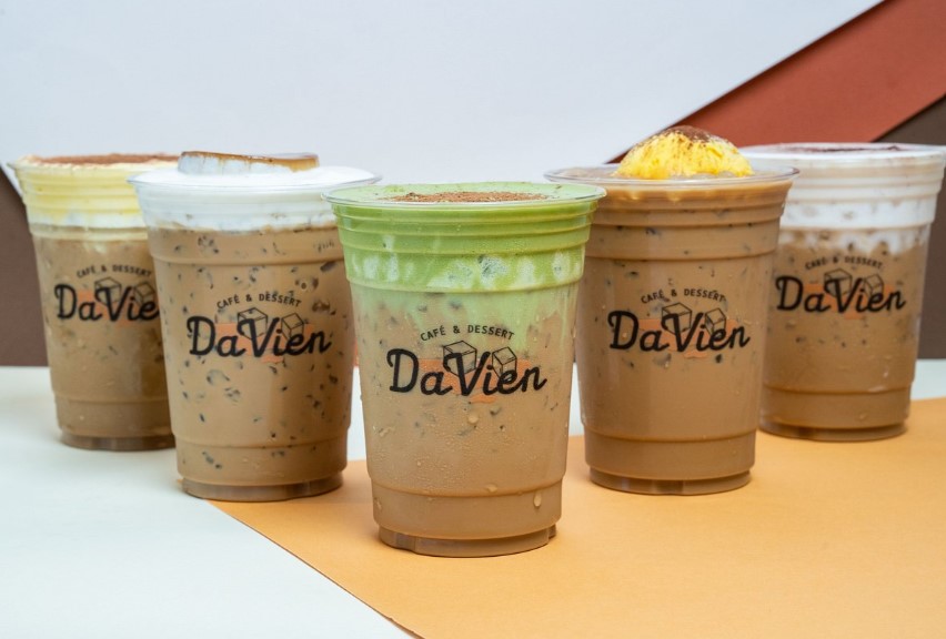 Overview of Davien Cafe Desserts