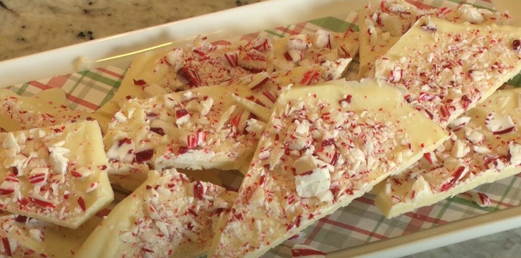 Quick Microwave Peppermint Bark Recipe for the Holidays